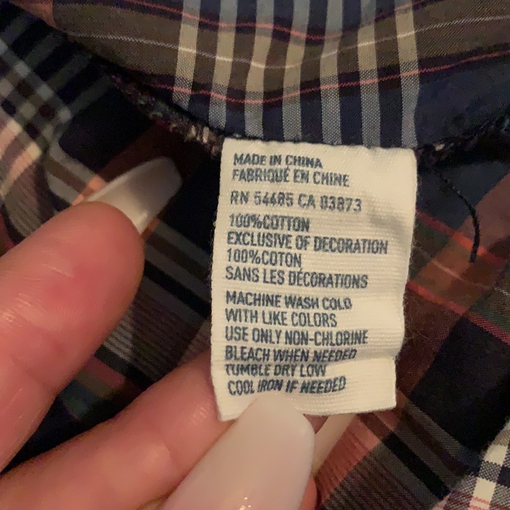 Button down - Picture 3 of 3